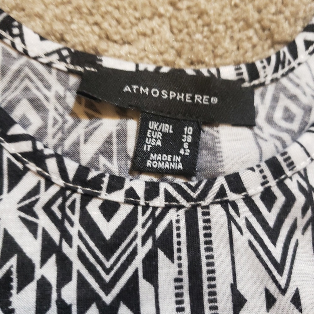 Top - Picture 2 of 2